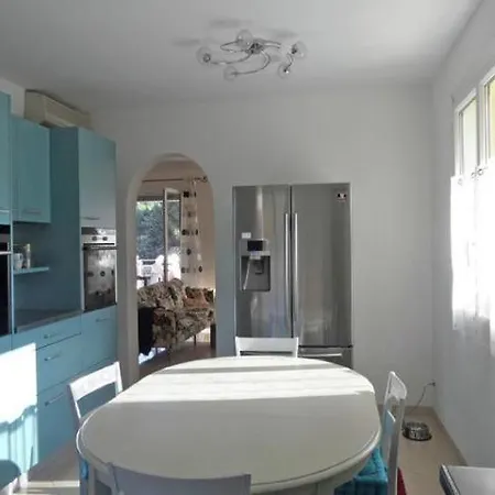 Villa Three-bedroom With Terrasse, Garden And Private Swimming Pool 172